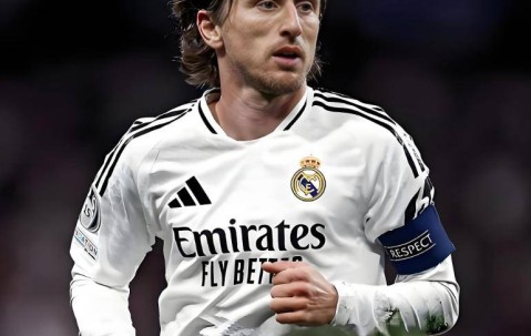 魔笛声未央！38岁莫德里奇拒沙特降薪留队，皇马出场576次夺27冠</title>
        
    <title>魔笛声未央！38岁莫德里奇拒沙特降薪留队，皇马出场576次夺27冠