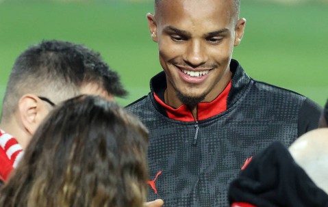 米兰与曼联达成协议！霍伊伦即将加盟，转会细节曝光