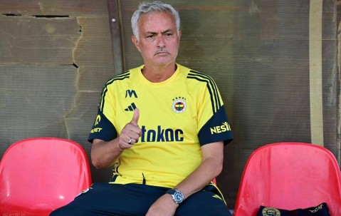 欧冠2冠王主帅下课，继任者浮出水面，62岁穆帅赫然在列，球迷：别去