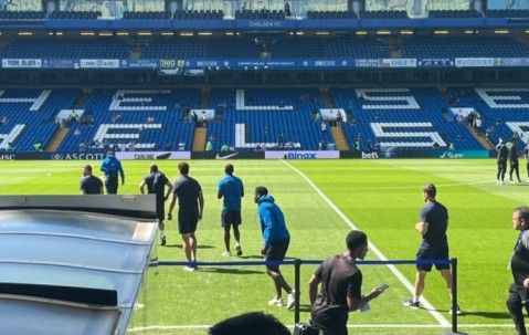 记者：客战切尔西，埃泽和格伊随队出现在斯坦福桥