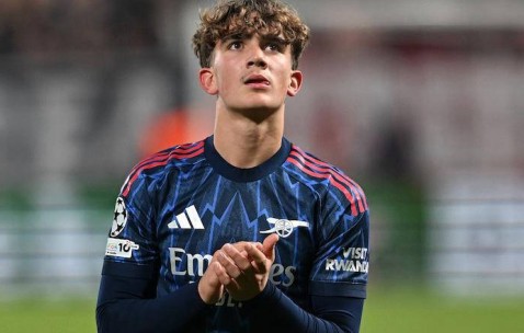 英超和欧冠双纪录！15岁阿森纳神童创造连续成就，阿尔特塔眼光犀利