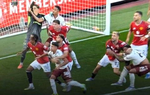 裁判误判导致曼联负阿森纳？失球有效原因曝光，但库尼亚应获点球