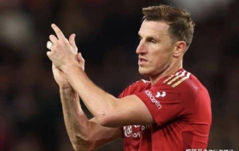 34岁锋霸依旧神勇！梅开二度迎来开门红，成为两支英超球队射手王