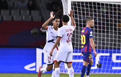 1：2！拉莫斯第90分钟绝杀，卫冕冠军掀翻巴萨，弗里克遭赛季首败