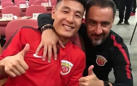 国足还考虑吗？57岁英超名帅下课：非常了解中国足球！