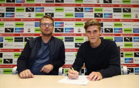 官方：南安普顿租借丹麦后卫耶勒特一年，可选择850万欧买断