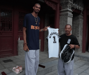 文班少林寺师傅：马刺总决赛加油 制心一处无事不办