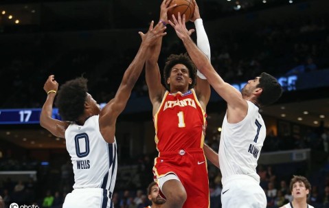 季前赛-约翰逊20+7+2波尔津吉斯13分 老鹰擒熊