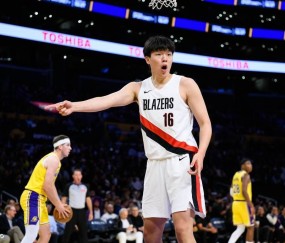 媒体人：女友赴美陪伴对于杨瀚森是百利无一害