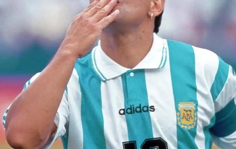 足坛历史最攻防兼备梦幻阵容：进攻如矛，防守似盾