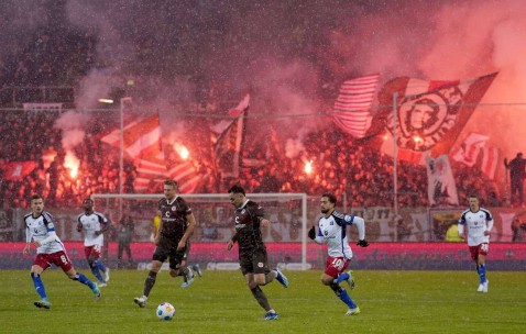 德甲：汉堡vs圣保利，麦当劳德比，当巨无霸汉堡遇上麦旋风圣保利