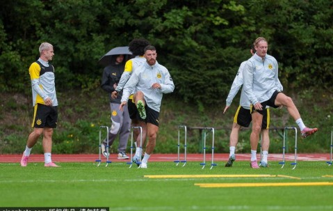 曼联锋线危机：霍伊伦德能否在多特蒙德重生？