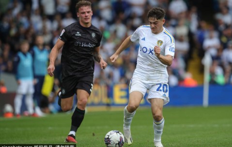 官方：利兹联与27岁边锋丹尼尔-詹姆斯续约四年</title>
        
    <title>官方：利兹联与27岁边锋丹尼尔-詹姆斯续约四年