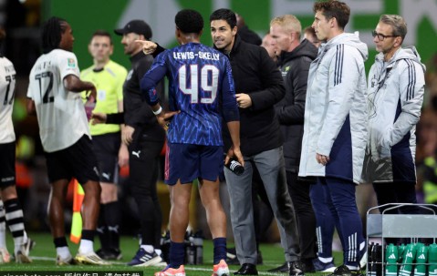 阿森纳欧冠特训引回久违朱勒斯：他在英乙的短暂经历与重聚的意义