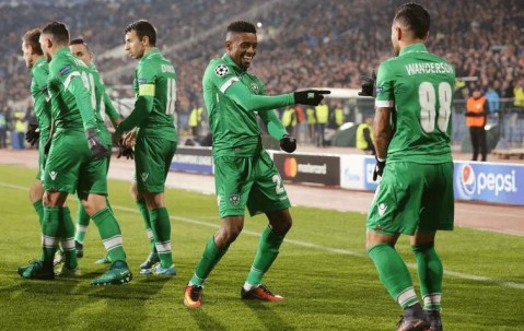 欧冠对决：卡拉巴赫主场收力，谢尔本韧性可期