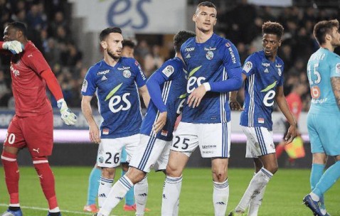 法甲中游格局定调战，23:15 见证攻防终极博弈