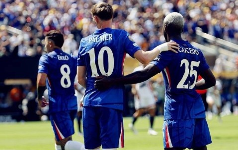 首轮战罢看争冠：伦敦双雄依旧没戏，英超冠军还得看红军斗曼城