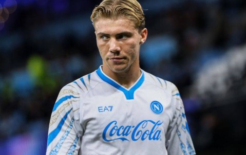 哈兰德提前离队：曼城与挪威国家队的双赢之策