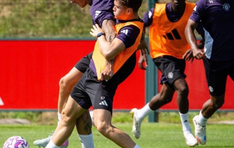 谢什科拼搏精神一周内征服曼联，每天加练数小时！阿莫林警告哲凯赖什