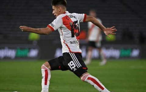 不满！19岁天才127分钟迷失德甲，曼城1850万投资打水漂？