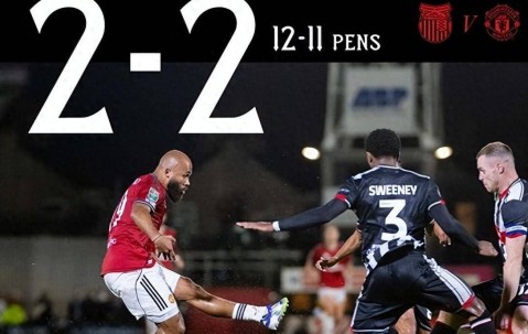 0-2到2-2再输点球！曼联爆冷出局，战术转会双失误未来堪忧？