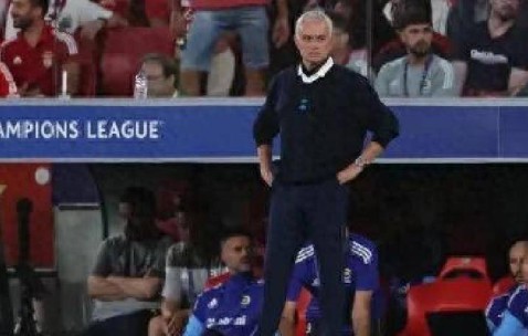 0-1告负！费内巴切无缘欧冠，穆帅两赛季折戟，或转战欧联杯争荣誉