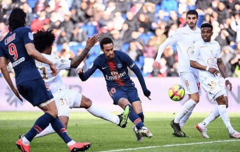 法甲中游卡位战！朗斯主场冲欧战，巴黎 FC 客场保排名