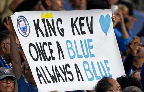 泪目！34岁大师重返伊蒂哈德+26分钟被换 曼城球迷tifo：King凯文