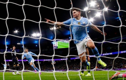 英超回顾：边拆边建！曼城引援有条不紊，留人引援两手抓，剑指英超五连冠