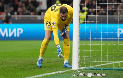 曼联放弃唐纳鲁马！大巴黎要价5000万，高薪买更衣室炸弹不合逻辑