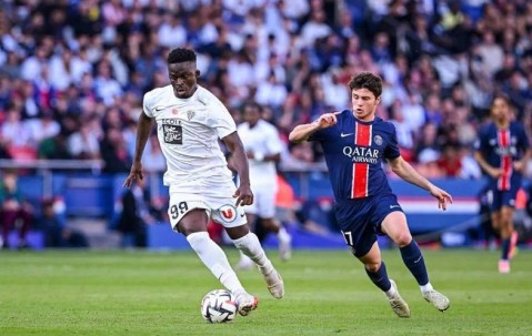 法甲争冠焦点战！摩纳哥主场冲榜首，巴黎 FC 客场难挡攻势？