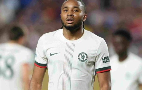 红牛反抢旧将：莱比锡欲用西蒙斯“换”回恩昆库，切尔西夏窗最后一搏？