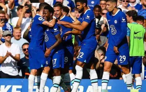 曼联压哨租借遭拒！24岁铁腰无缘加盟，中场危机何解？