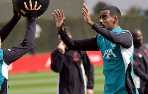 9000万解约金！利物浦领衔3大豪门哄抢德甲天才，中卫争夺战白热化