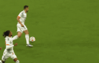 豪门悲喜夜，切尔西绝杀利物浦，拜仁十连胜创纪录，皇马稳步前行。