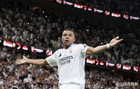 神仙打架！3大神锋集体爆发，凯恩15场造26球仍排第2，哈兰德全面进化