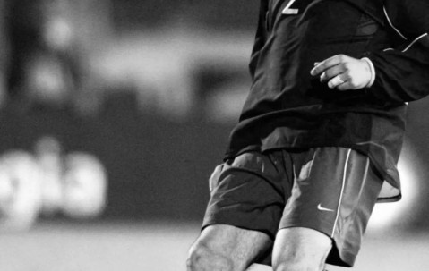 突发心脏骤停，足球传奇确认去世