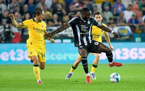 意甲：AC米兰3-0客胜乌迪内斯，圣地亚哥-希门尼斯延续进球荒