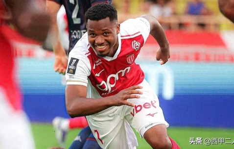 梅开二度！巴萨弃将在法甲起死回生，登上射手榜首位