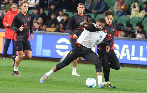 曼联锋线大洗牌！霍伊伦德转会风波再起，那不勒斯强势介入