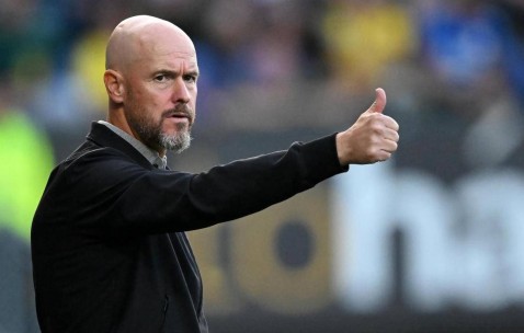 55岁前曼联名帅带领德甲劲旅连胜，率10人团队战胜意甲升班马