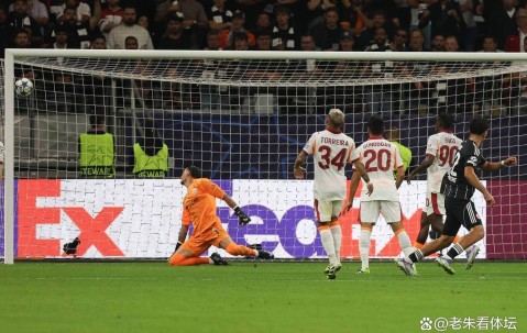 德甲4-0横扫夜！日本前锋28分钟轰第6球，门兴黑马崛起藏玄机