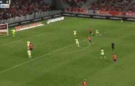 转身，射门，狂奔！38岁回法甲，吉鲁的进球停不下来