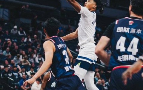 季前赛-迪林厄姆27+9奥迪14分 森林狼狂胜广州