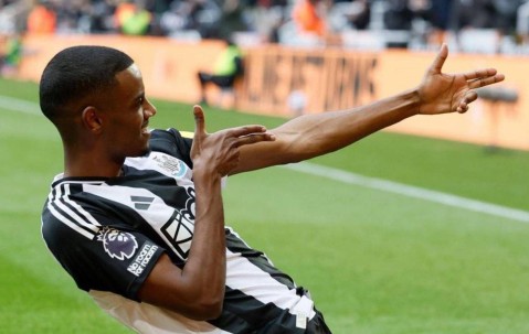 纽卡斯尔不忍了！埃迪豪表态炮轰伊萨克：表现不好就别想随队训练