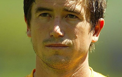 伯纳乌的空气突然凝固，皇马又得红牌了，姆巴佩和阿隆索又赢了