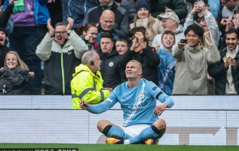 多纳鲁马庆祝曼城2-0战胜那不勒斯：欧洲之夜的背后故事与战术解析