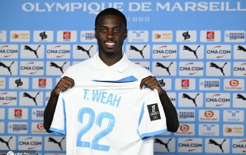 法甲马赛俱乐部召开新闻发布会 新援蒂莫西-维阿亮相</title>
        
    <title>法甲马赛俱乐部召开新闻发布会 新援蒂莫西-维阿亮相