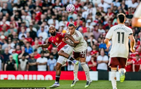 曼联双重困境：姆贝乌莫世界杯压力与拉什福德状态失色