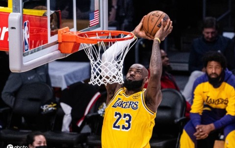 詹姆斯上一次常规赛得分没上双时 杜兰特还在读大学